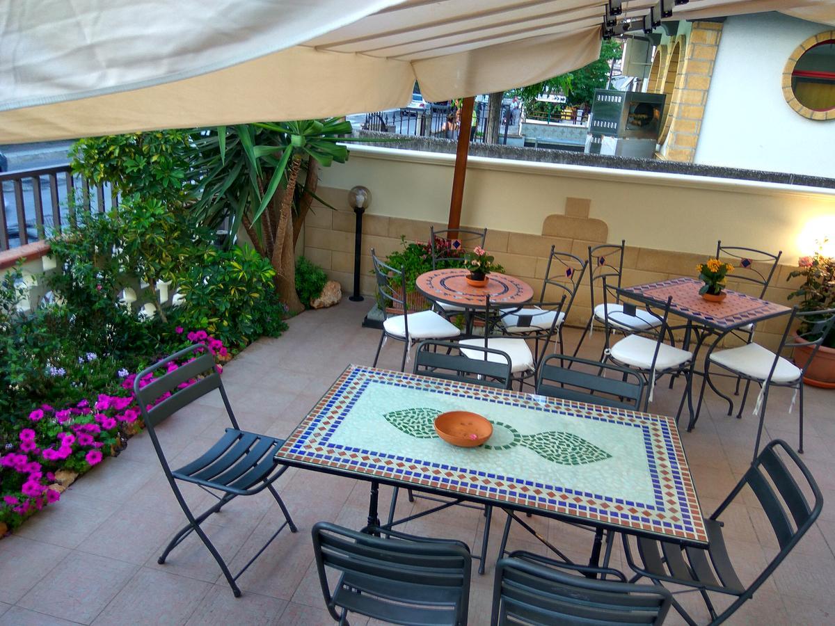 Le Camelie Bed & Breakfast Marina di Ginosa Екстериор снимка