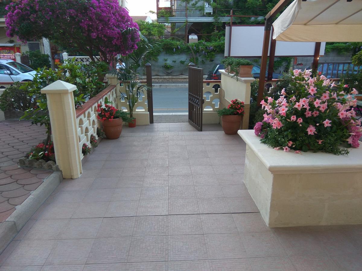 Le Camelie Bed & Breakfast Marina di Ginosa Екстериор снимка