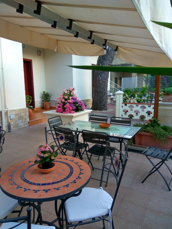 Le Camelie Bed & Breakfast Marina di Ginosa Екстериор снимка