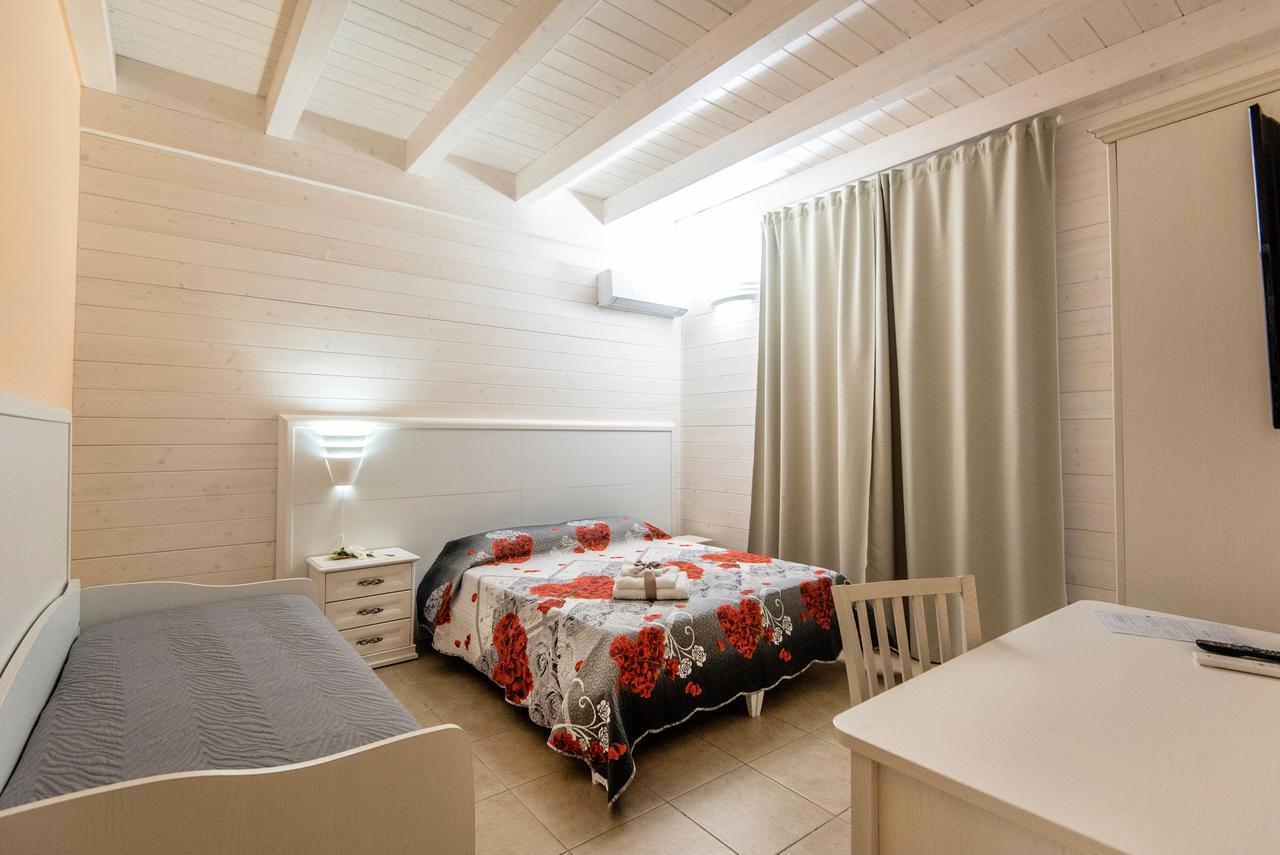 Le Camelie Bed & Breakfast Marina di Ginosa Екстериор снимка